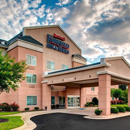 Fairfield Inn And Suites By Marriott Emporia I-95 Exterior photo