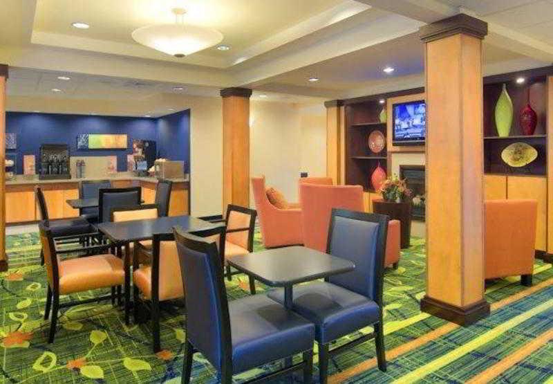 Fairfield Inn And Suites By Marriott Emporia I-95 Exterior photo