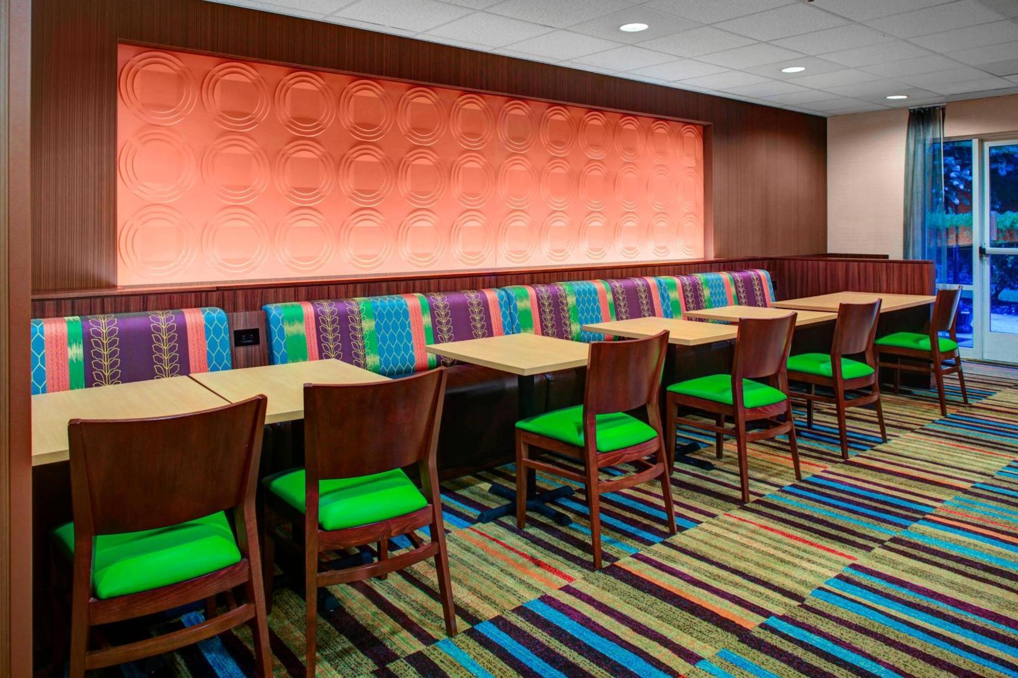 Fairfield Inn And Suites By Marriott Emporia I-95 Exterior photo