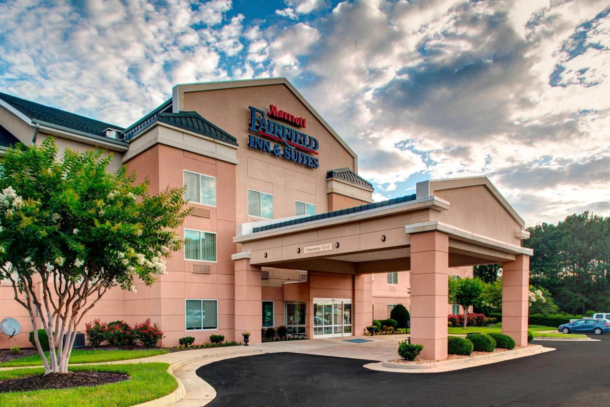 Fairfield Inn And Suites By Marriott Emporia I-95 Exterior photo