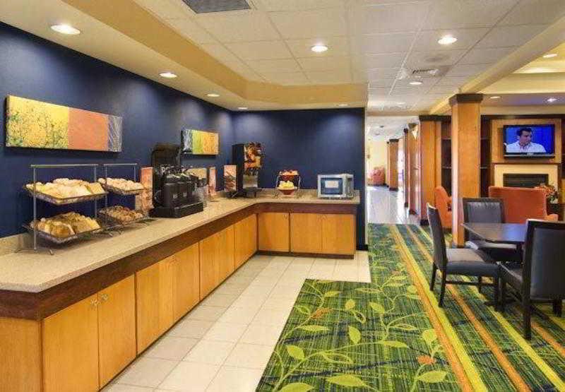 Fairfield Inn And Suites By Marriott Emporia I-95 Exterior photo
